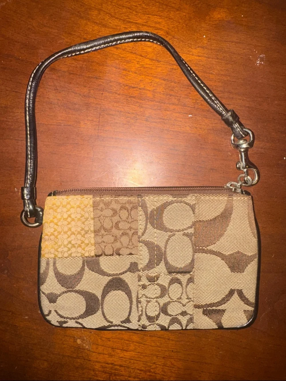 Coach Vintage Viral Patchwork Wristlet Bag in Signature - Picture 4 of 6